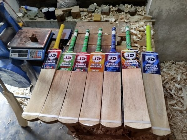 sri-lankan-tennis-ball-bat